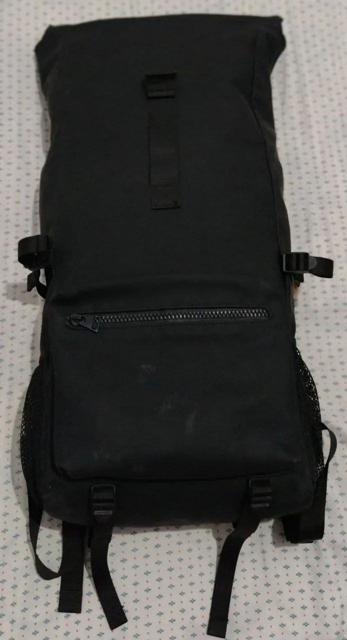 Mochila preta moderna e funcional - Foto 3