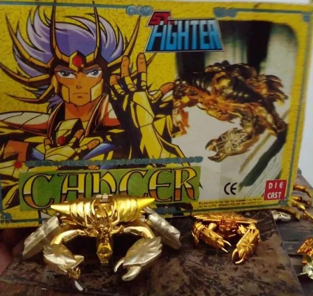 Boneco Cavaleiros do Zodíaco usado Câncer Die Cast, acompanha miniatura cloth