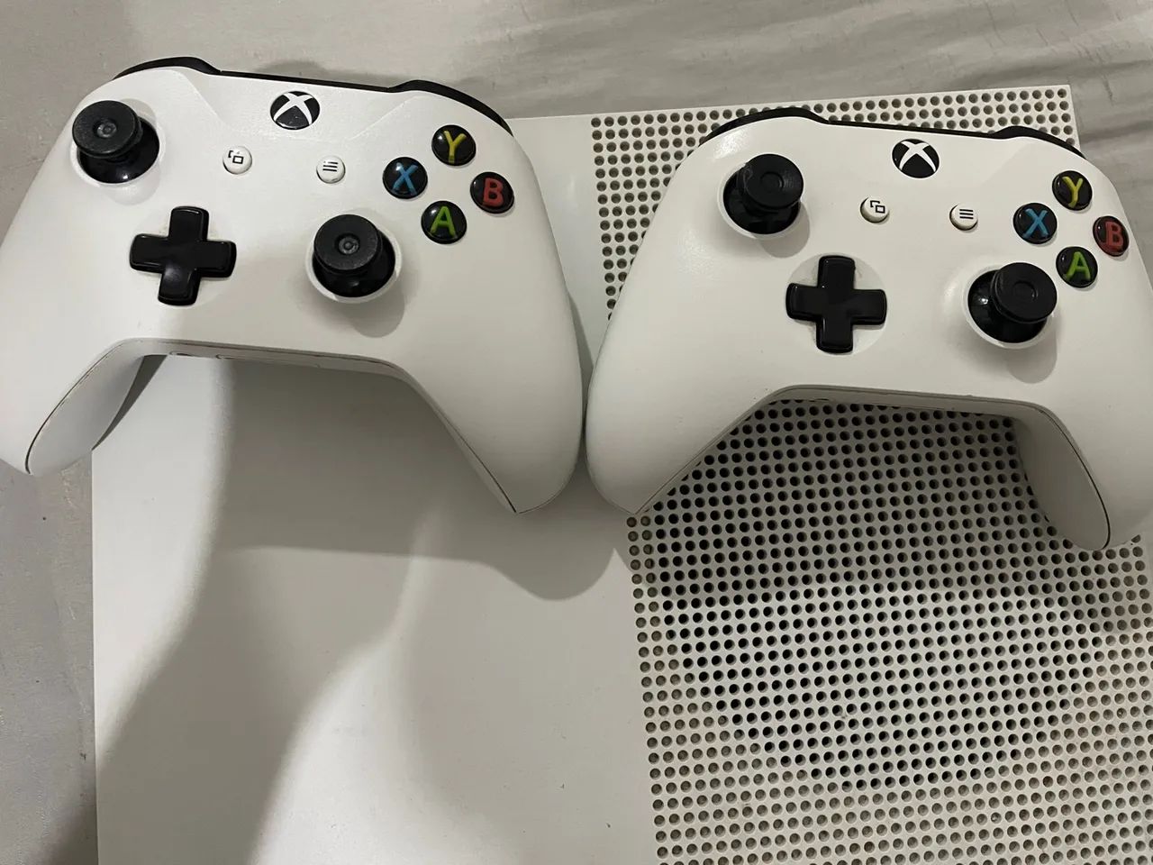 Xbox One S 1TB de memória 