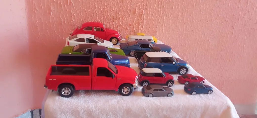Carros em miniatura - Foto 4