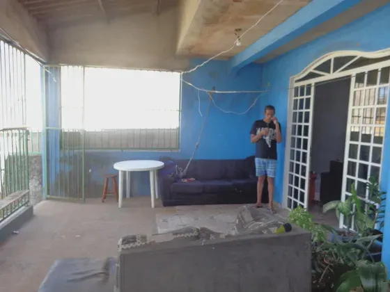 QR 427 Ótimo Sobrado com 3 Casas com 2 Quartos Escriturado em Samambaia Norte DF