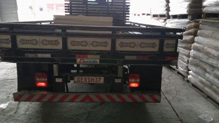 Caminhão Volkswagen Delivery Express Prime 2022 Branco - Carroceria de Madeira - Foto 8