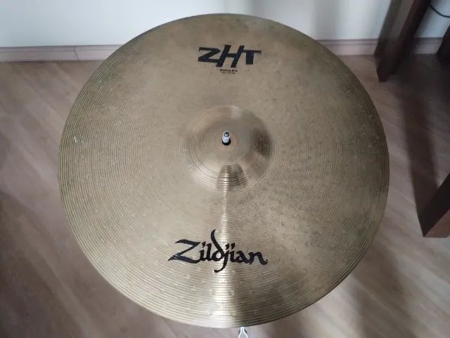 Set de pratos Zildjian ZHT + Pratos Meinl Top D+ com Bag Zildjian (Preço de Desapego) - Foto 6