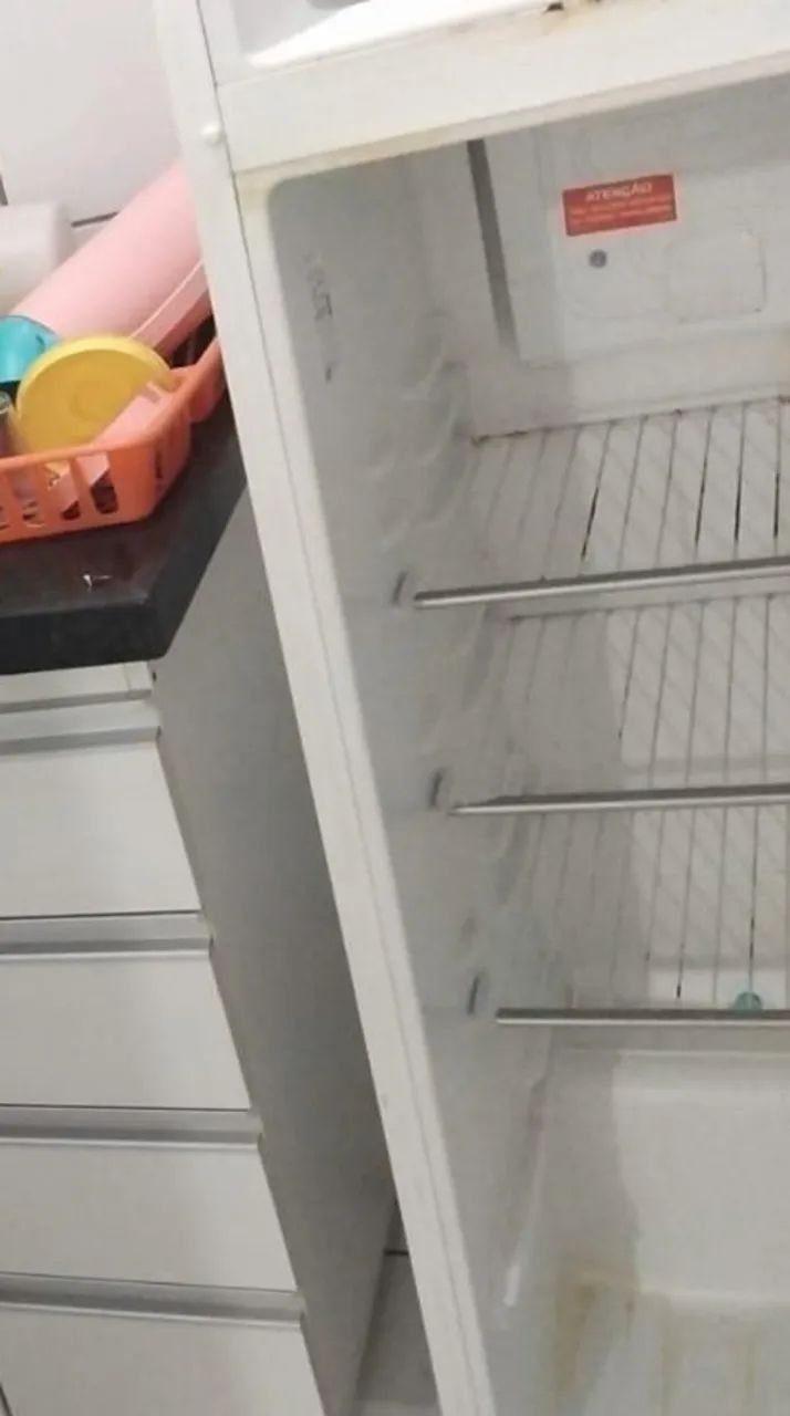 Vendo geladeira e máquina de lavar 
