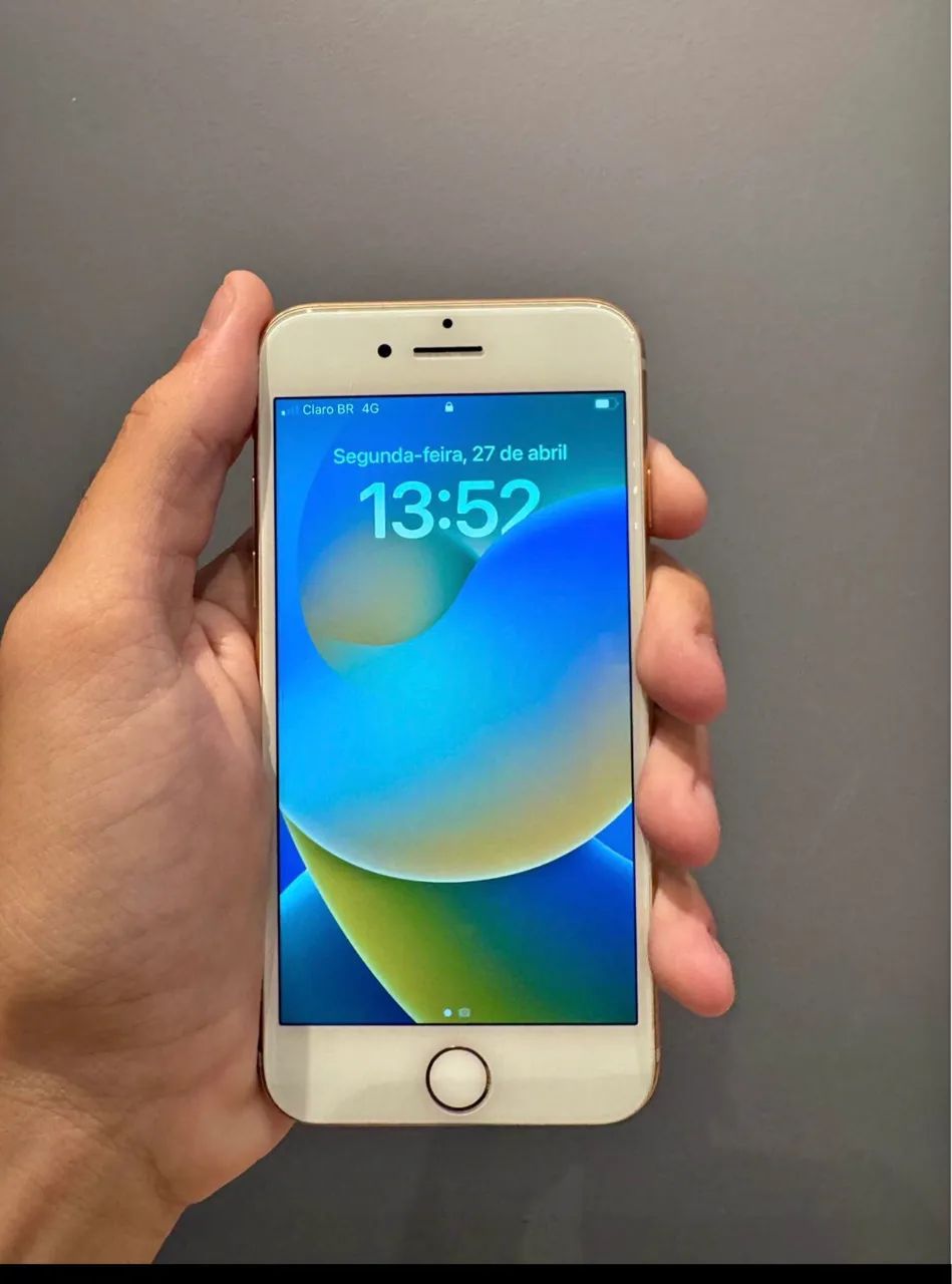 iPhone 8 64gb - Celulares e Smartphones - Areias, Almirante