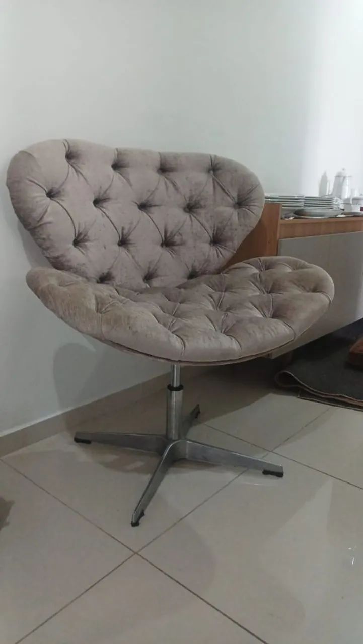 Cadeira poltrona giratória de design veludo capitonê - Foto 2
