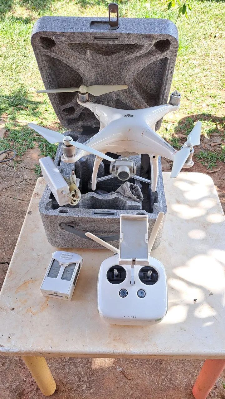 Drone dji phantom 4 para conserto ou retirada de peças  - Foto 3