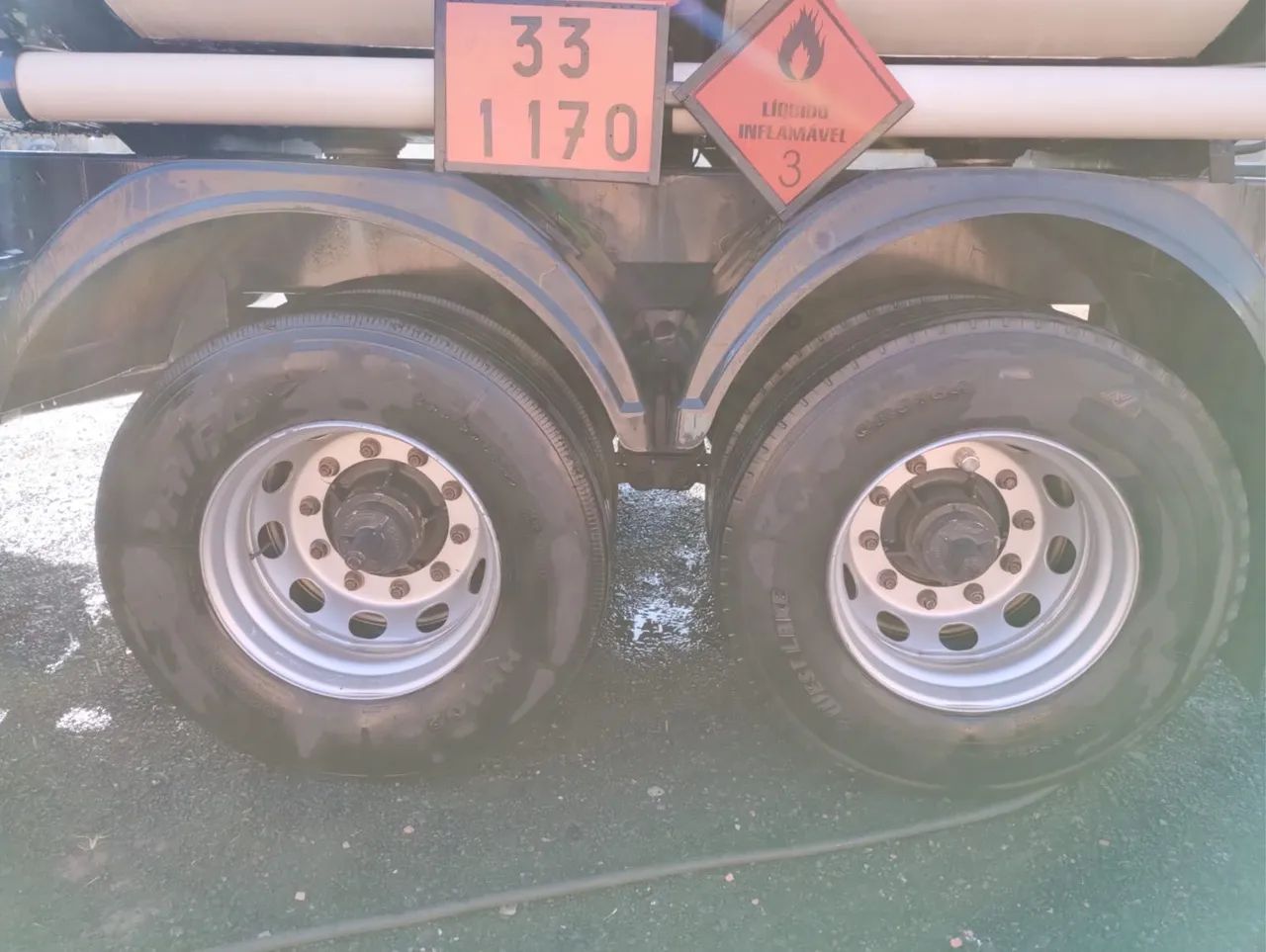 Carreta tanque 2 eixos 4 bocas  - Foto 5