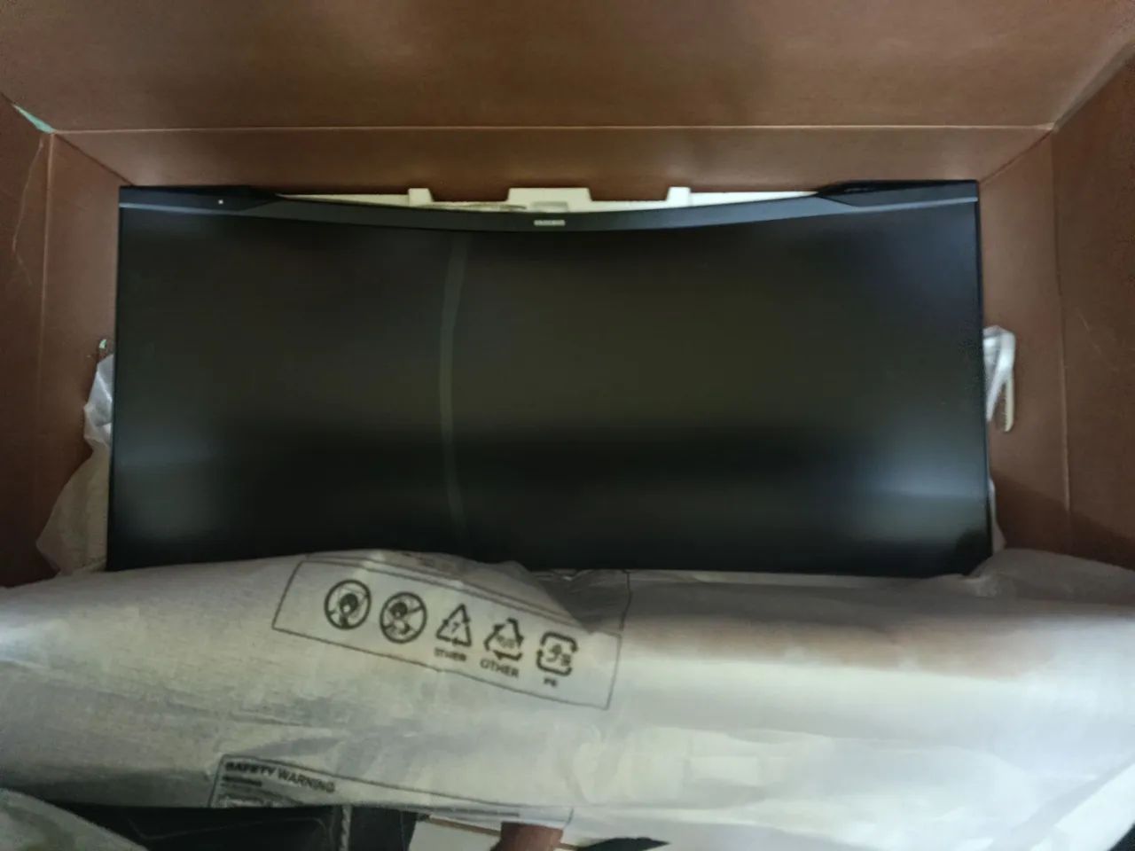 (COM DEFEITO) Samsung Odssey G5 34 Polegadas, Ultrawide QuadHD - Foto 2
