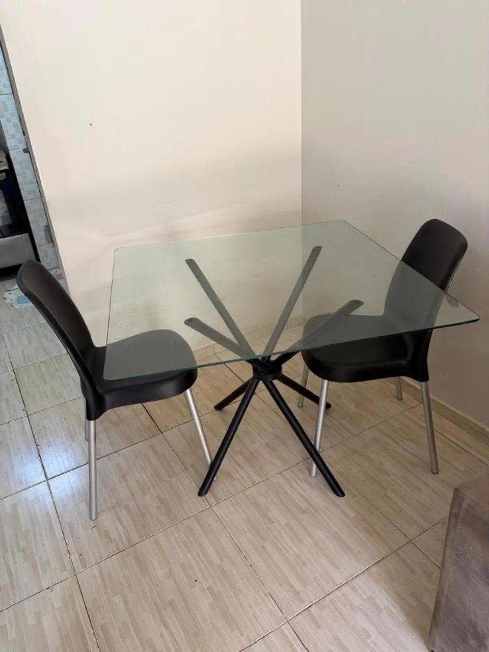 MESA DE JANTAR QUADRADA DE VIDRO DE 4 LUGARES - Foto 3