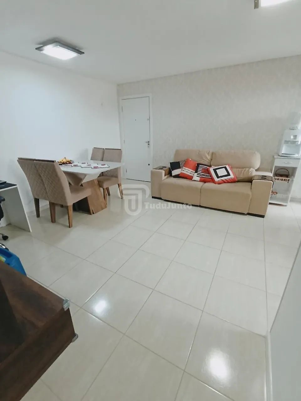 Apartamento 2 Dormitórios c/ Suíte e Sacada c/ Churrasqueira - Foto 2