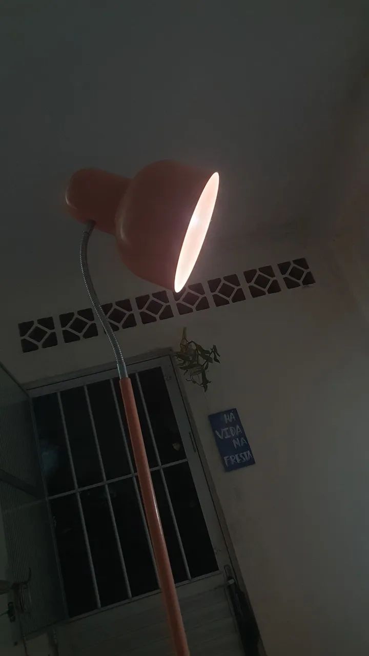 Luminária de chão articulável - Foto 2
