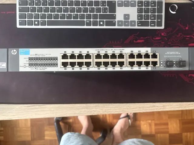 Switch HP 1410-24G J9561A 24 Portas Gigabit