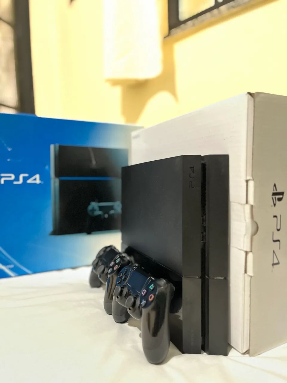 Vendo PS4 com Caixa + 2 Controles  - Foto 5
