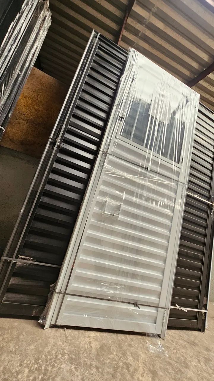 PORTA DE ALUMÍNIO BRANCO 80CM COM GRADE E VIDRO - QUEIMA DE ESTOQUE!!! - Foto 2