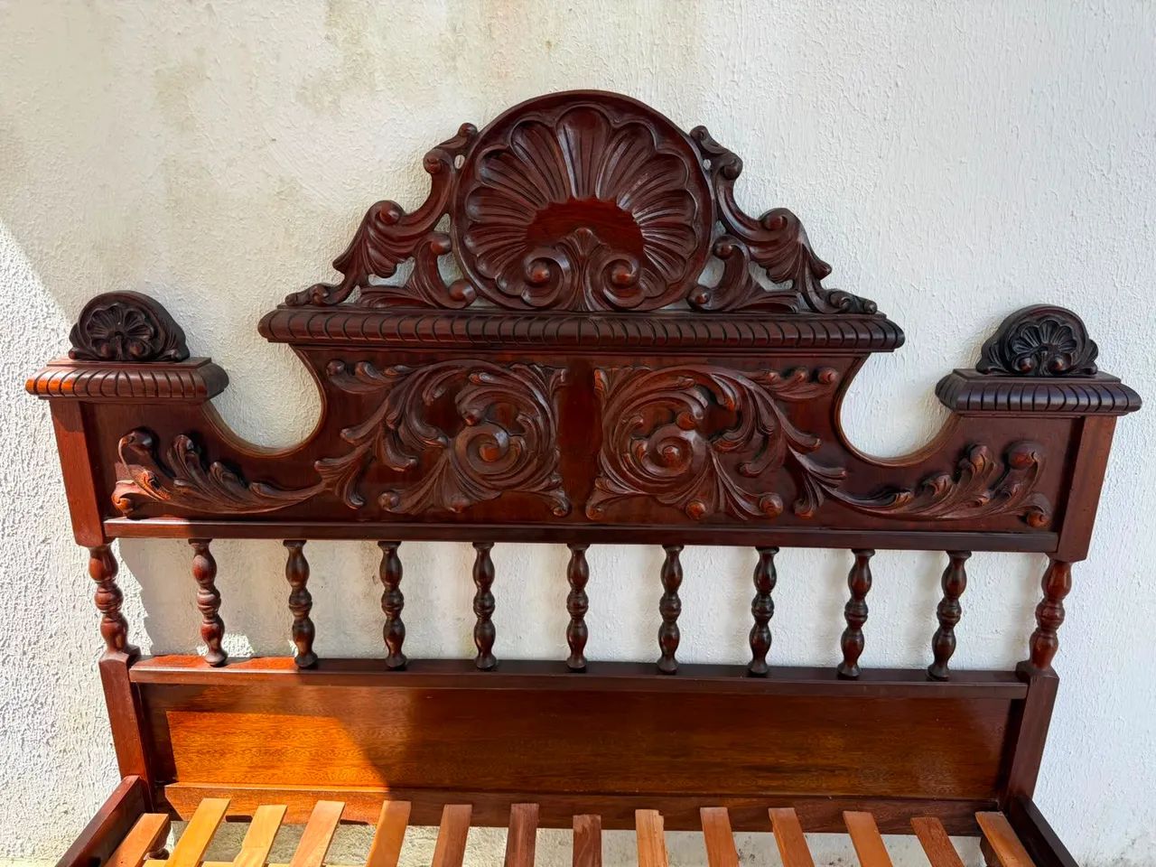 Cama colonial de madeira perfeita - Foto 3