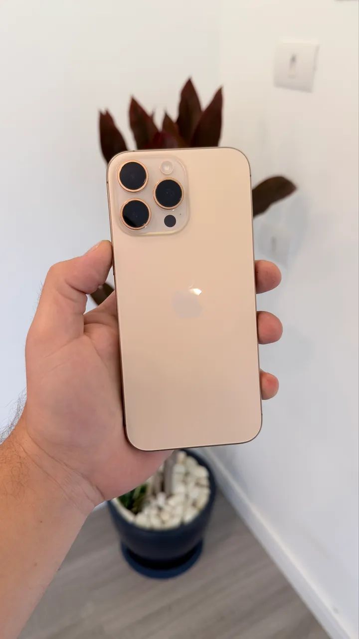 iPhone 16 pro max 256gb Titanium desert, sem detalhes  - Foto 2
