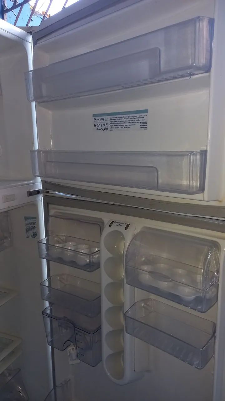 Vende uma geladeira Electrolux gelo seco