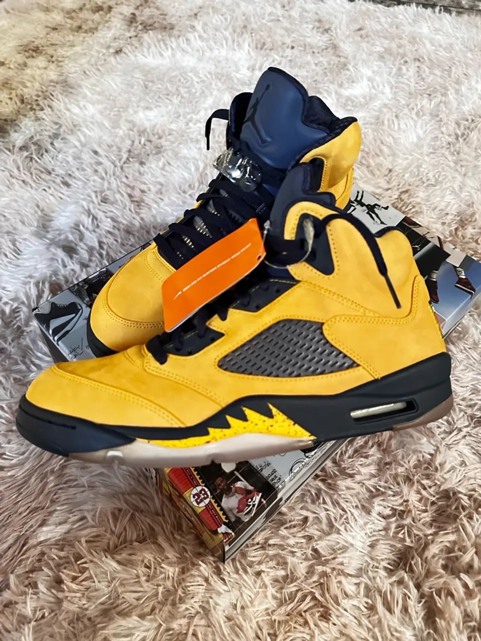 Air Jordan 5 Michigan (zero) - Foto 2