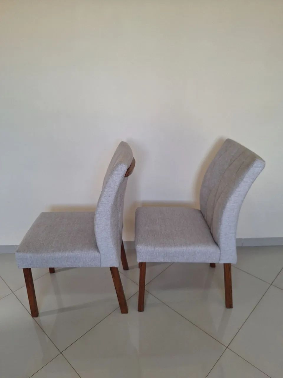 Cadeiras p/ mesa de jantar c/ pega - Foto 4