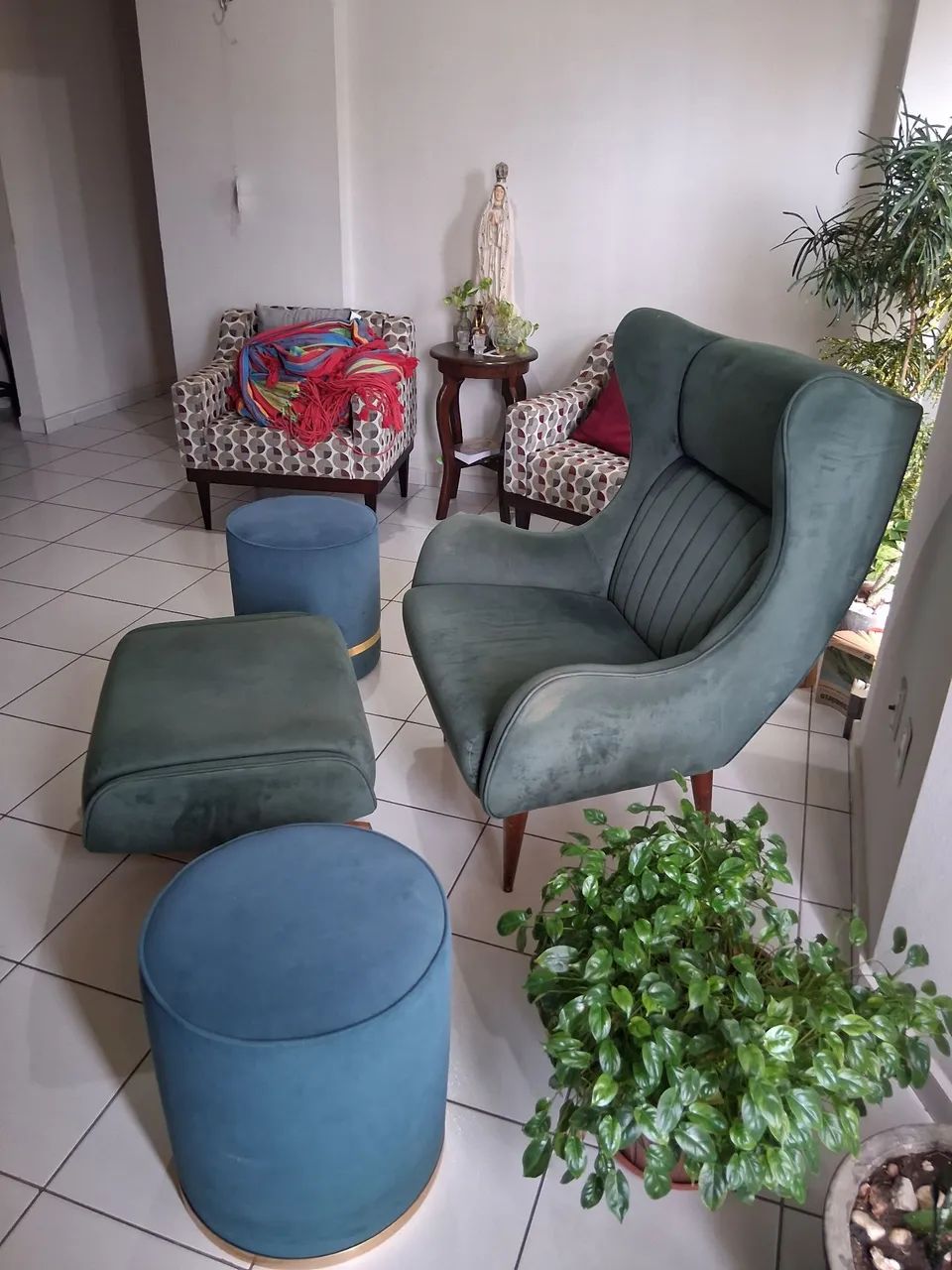 conjunto verde (poltrona e 3 puffs) - Foto 4