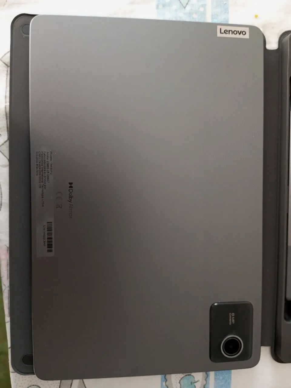 Vende se tablet Lenovo M11 