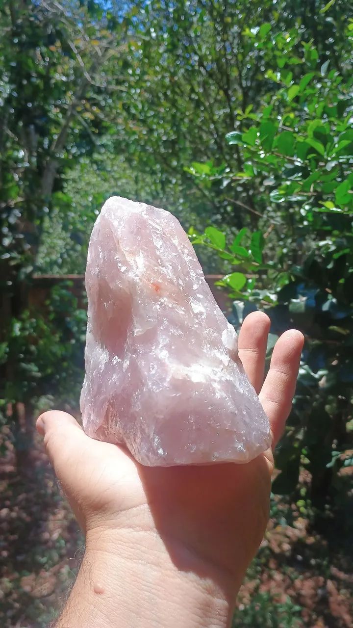 Quartzo rosa perfeito com quase 2 kg  - Foto 2