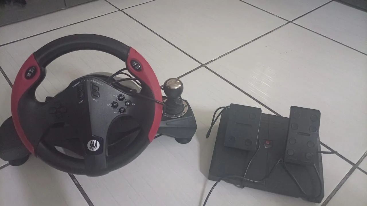 Volante de vídeo game e pc - Foto 2