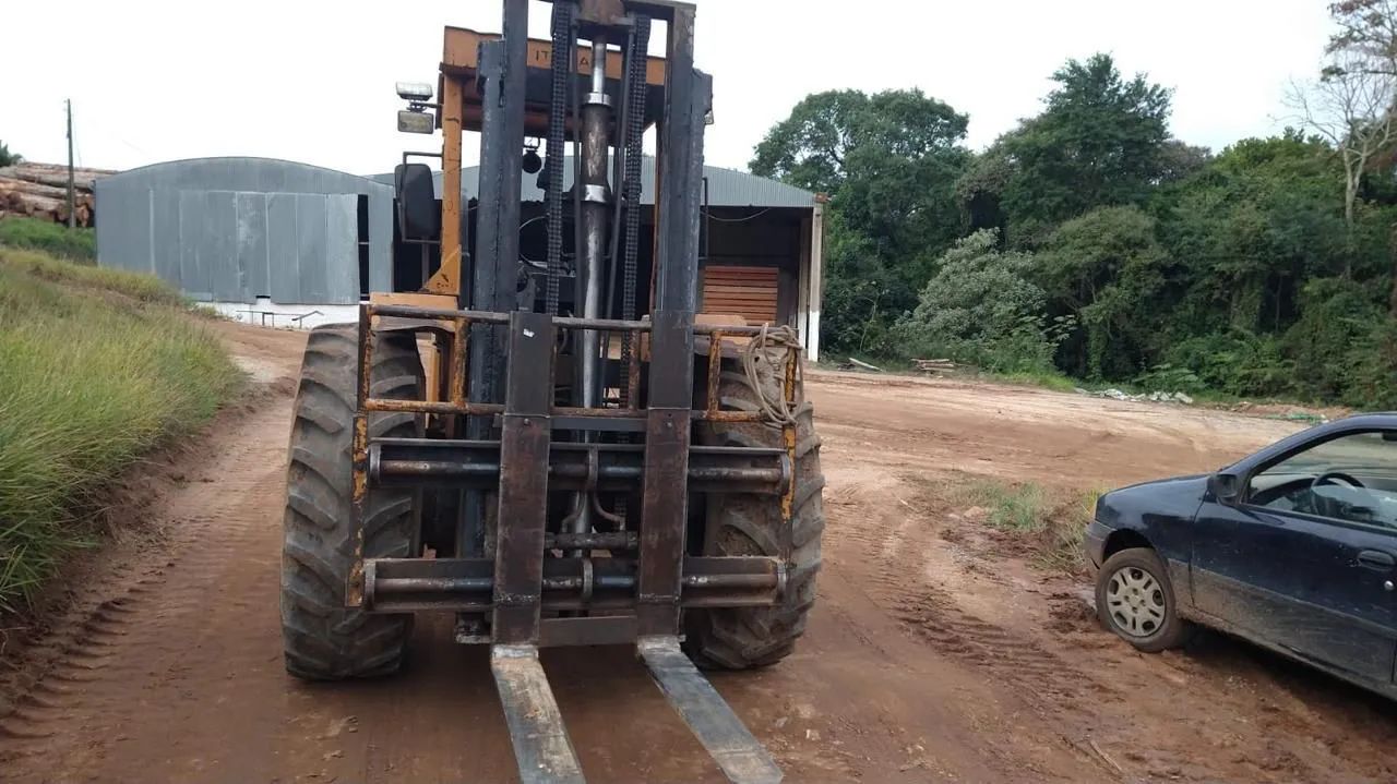 Empilhadeira trator valmet  - Foto 2