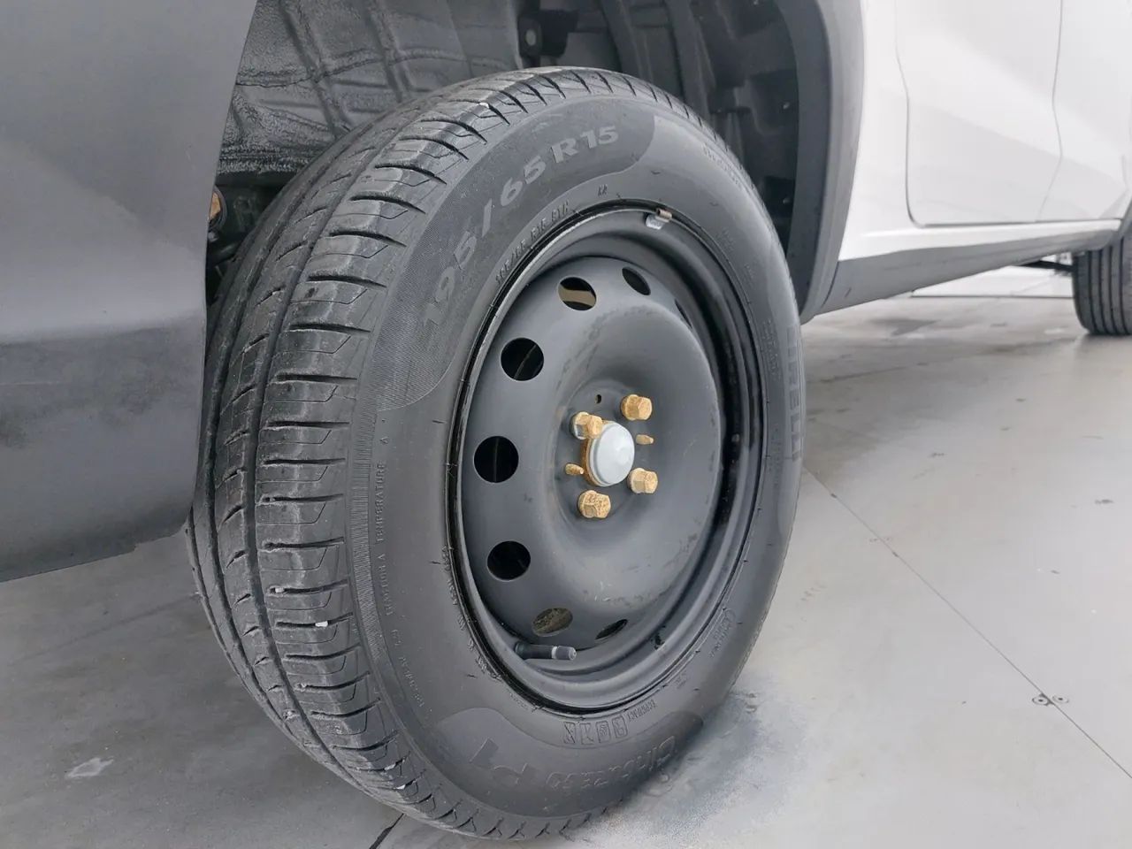 Fiat Strada Freedom 1.3 Flex 8V CD, foto 14 de 18