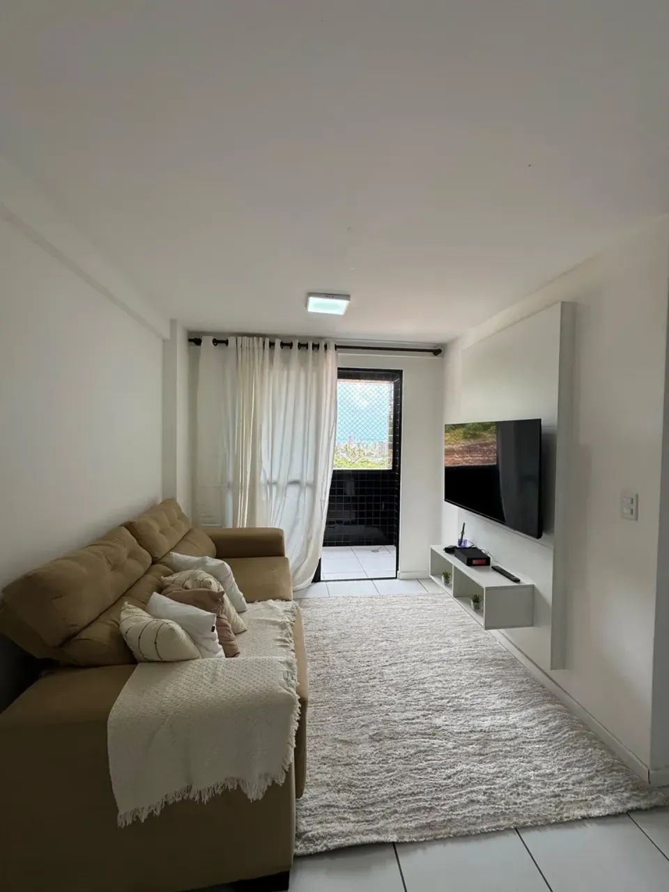 Vendo Apto com 2 quartos sendo 60 m² nascente no Leste Oeste - Foto 2