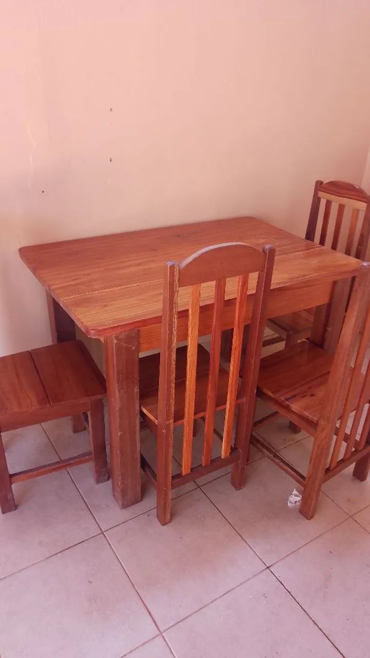 Modelo exclusivo em madeira nobre 