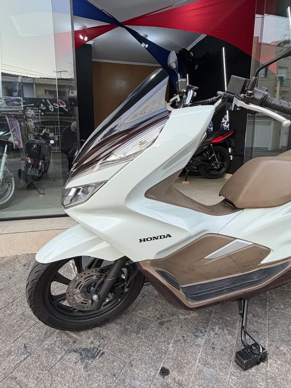 PCX DLX ABS - Foto 3