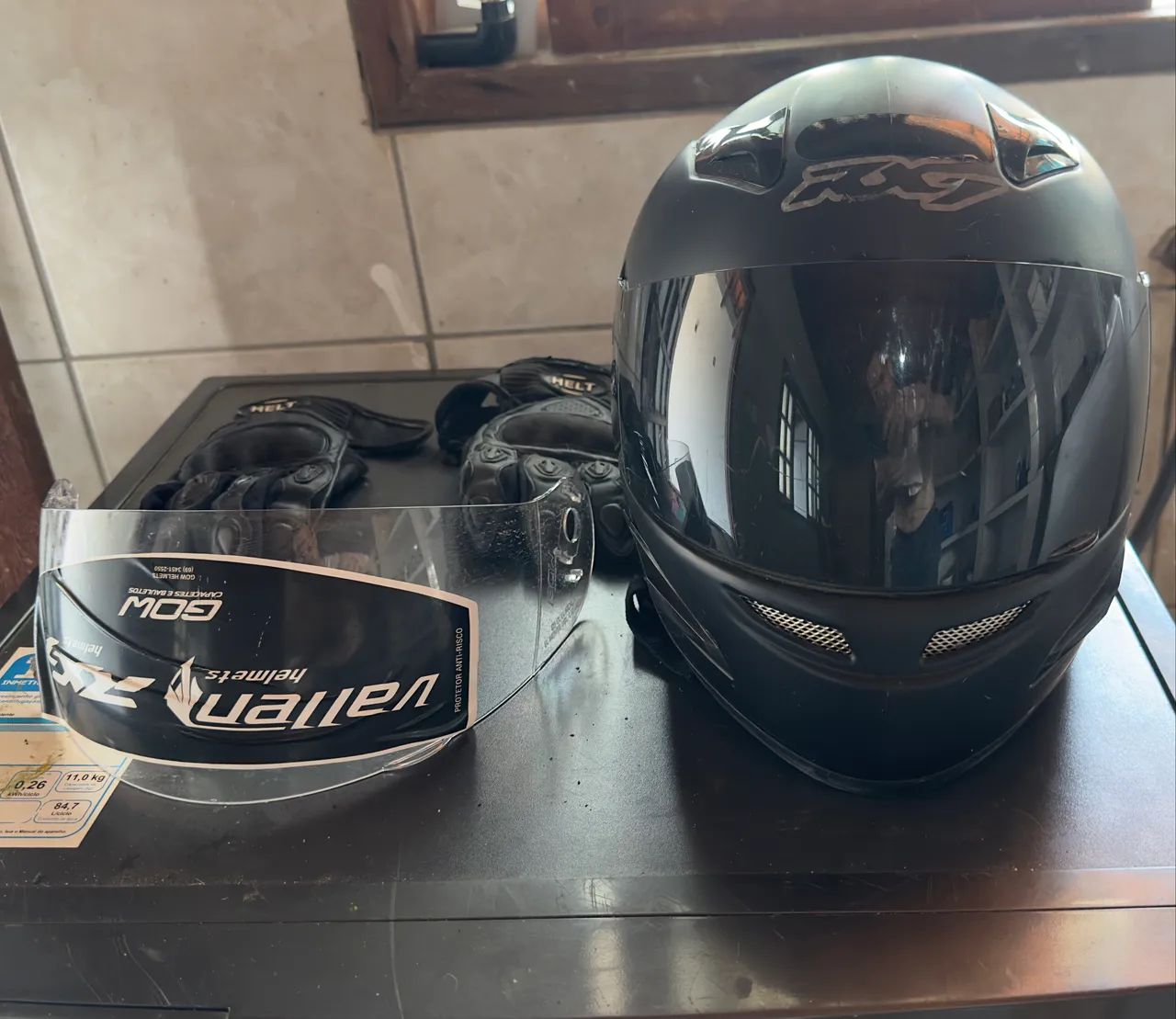 Capacete RX7 viseira fume e luvas  - Foto 2