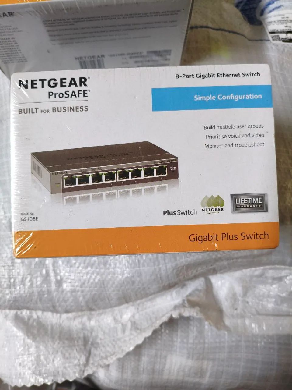 Switch Gigabit Plus NETGEAR ProSAFE de 8 portas (modelo GS108E) 