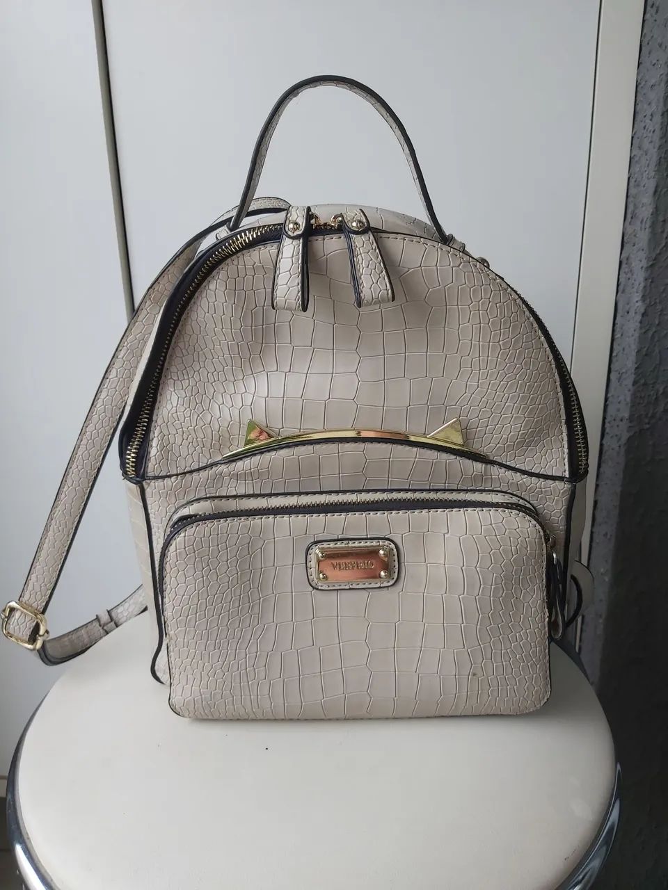 Bolsa ,estilo mochila marca Veryrio