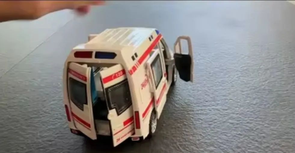 Miniatura ambulância  - Foto 5
