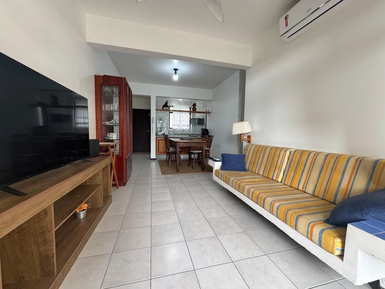 Apartamento 2 dormitórios Mobiliado 80 metros do Mar! - Foto 2