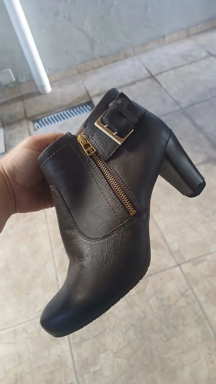Bota comfortflex em couro legítimo