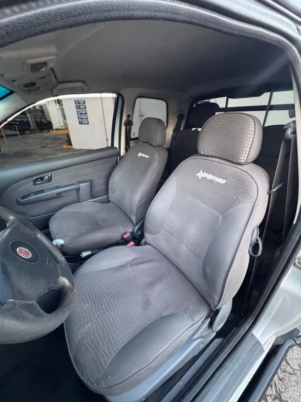 Fiat Strada Adventure1.8/ 1.8 Locker Flex CD 2012 - Foto 4