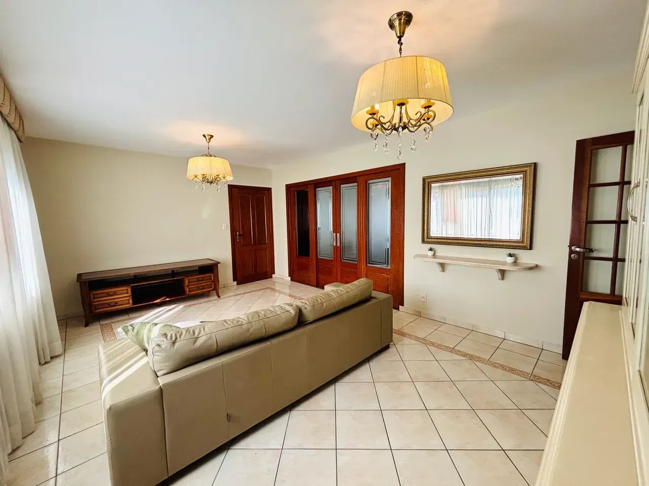 Amplo Apartamento no Centro, 3 quartos com suíte, dependência/escritório e sacada - Foto 5