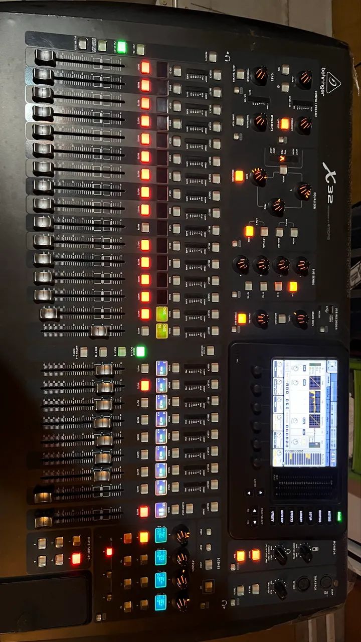 Mesa de som Behringer X32 - Foto 5