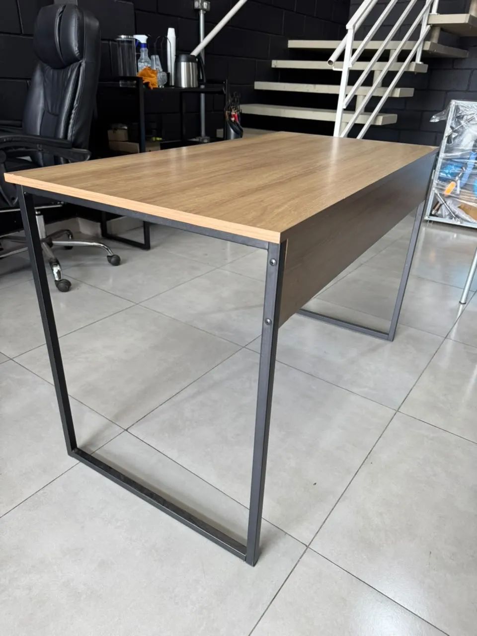 Mesa escritório 0,60 x 1,20 - Foto 2