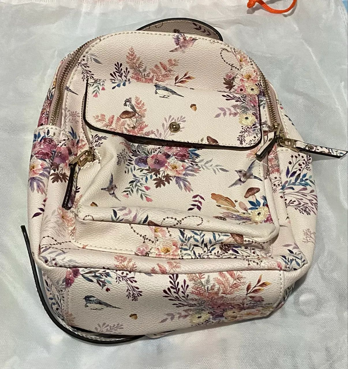 Vendo uma bolsa nova super charmosa  - Foto 2