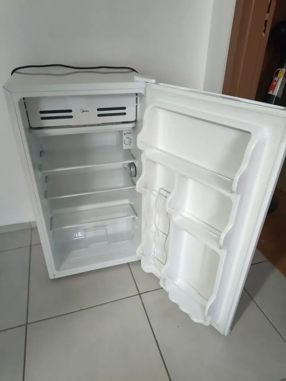Frigobar Midea 93 Litros  - Foto 2