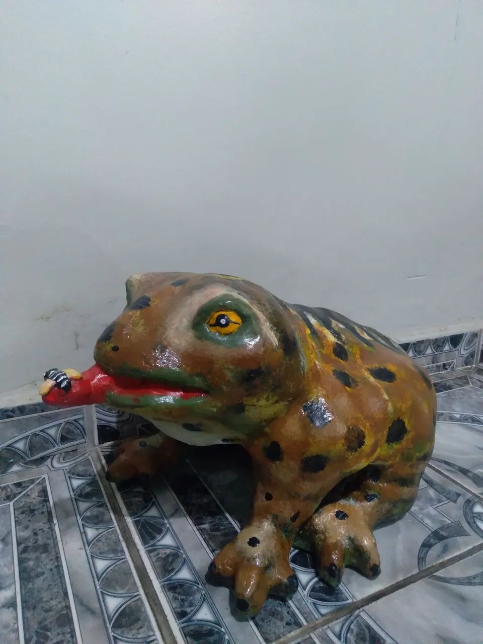 Sapo cururu em cimento 