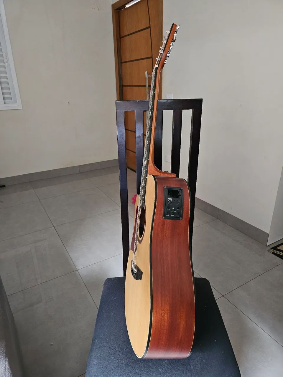 Violão elétrico para canhotos - Foto 3