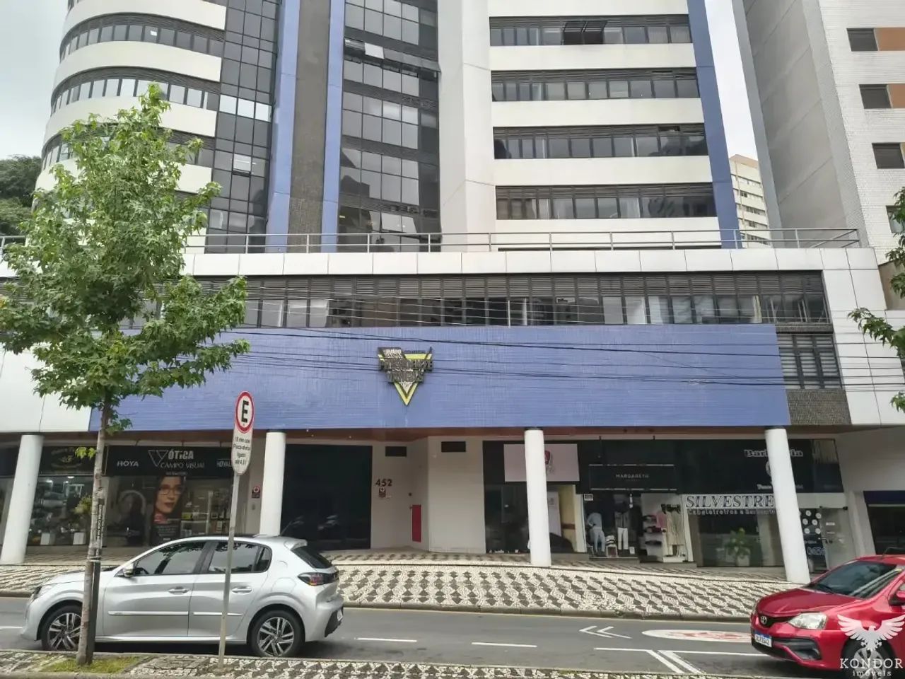 Sala comercial no ÁGUA VERDE com 51,59m² - Foto 2