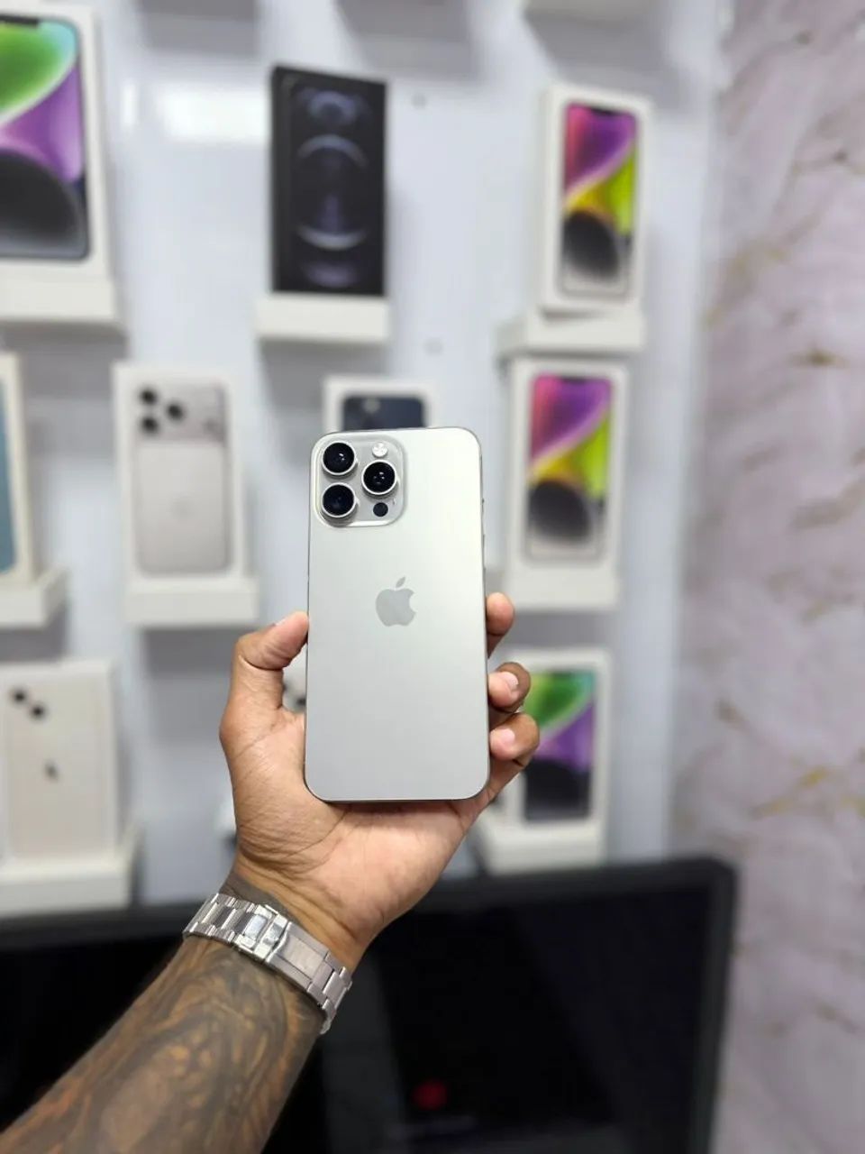 IPHONE 15 PRO MAX 256GB NATURAL<br>R$ 4.799,00