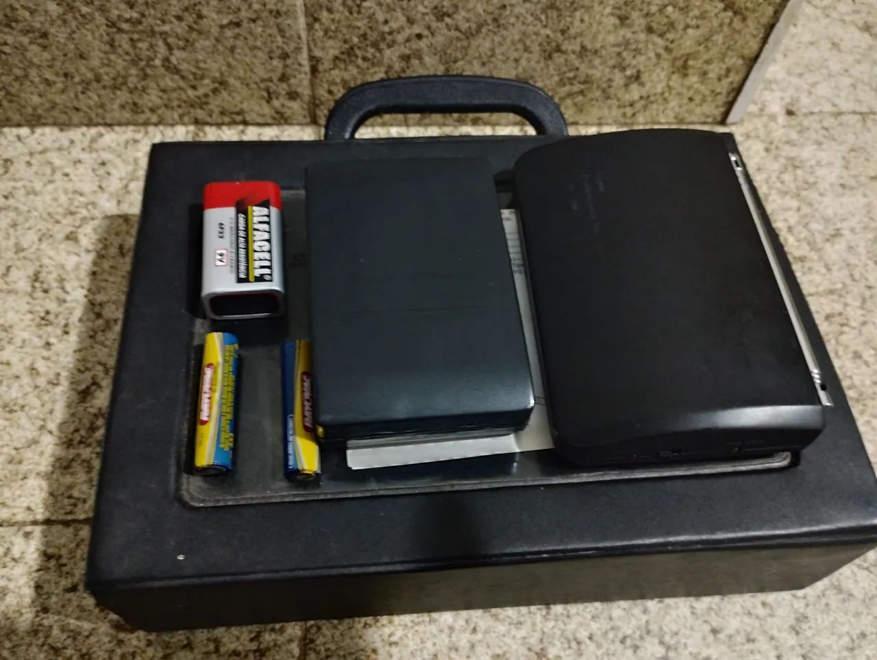 Microfone de lapela e amplificador (kit aula)